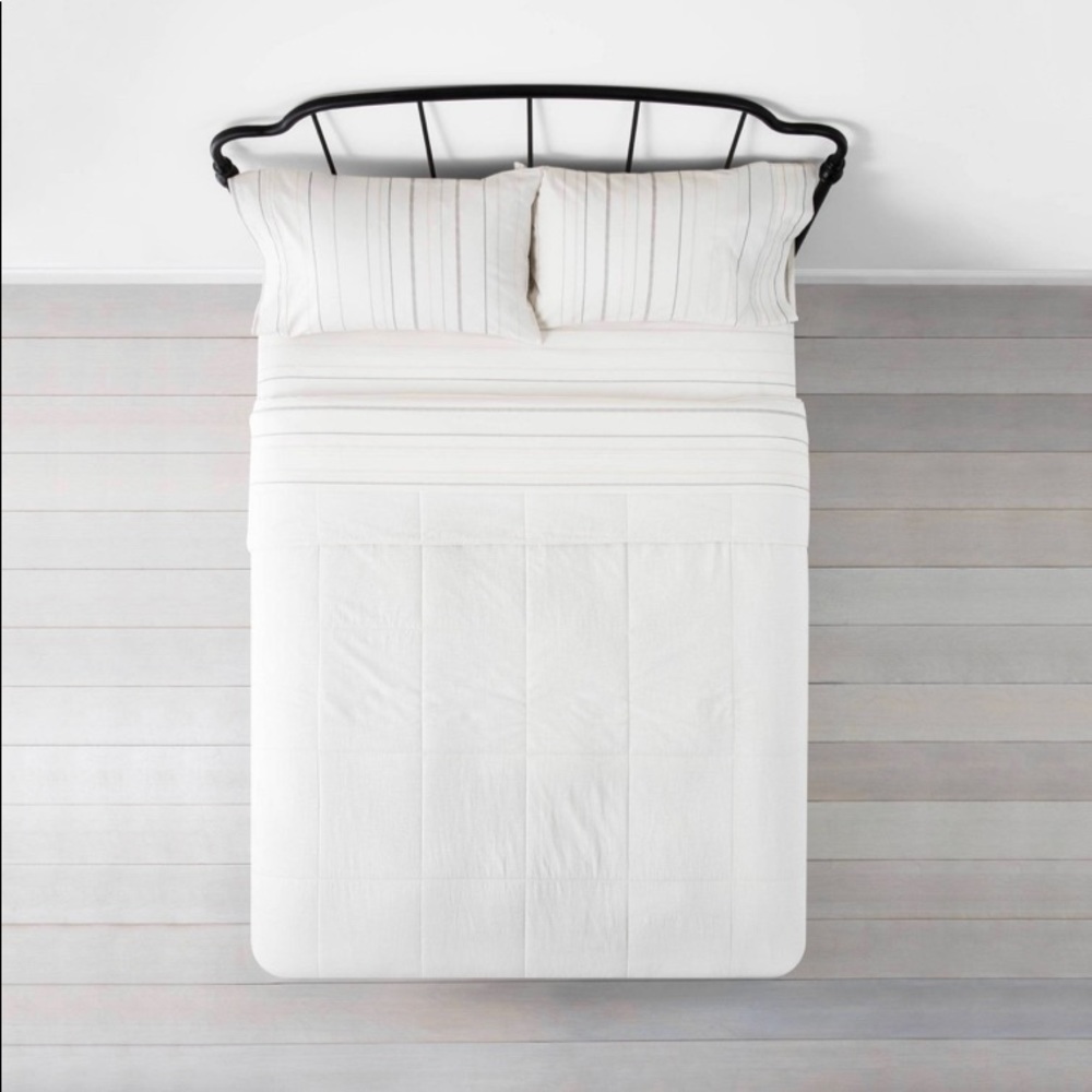 Hearth & Hand with Magnolia Box Stitched Quilt.  Twin